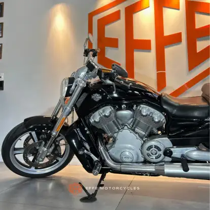 HARLEY-DAVIDSON-V-ROD MUSCLE-2013