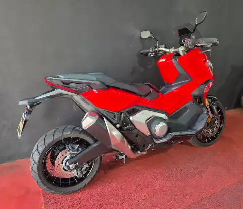 HONDA-X-ADV-2022