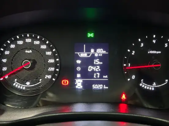 HYUNDAI-HB20-2023
