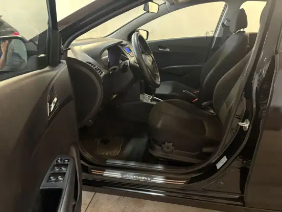 HYUNDAI-HB20-2015