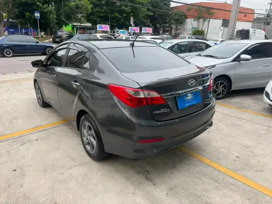 HYUNDAI-HB20S-1.6 COMFORT PLUS 16V FLEX 4P AUTOMÁTICO HYUNDAI-HB20S-2017