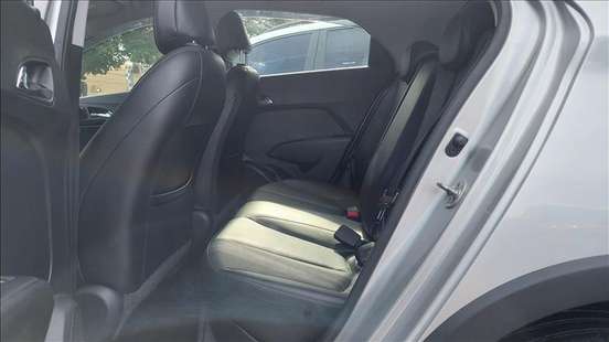HYUNDAI-HB20X-2015