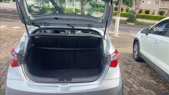 HYUNDAI-HB20X-2015