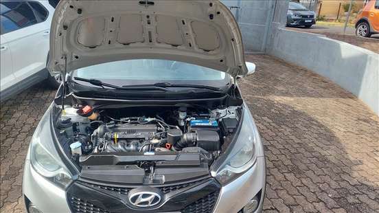 HYUNDAI-HB20X-2015