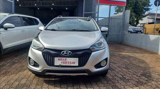 HYUNDAI-HB20X-2015