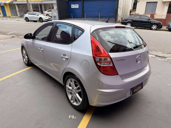 HYUNDAI-I30-2010