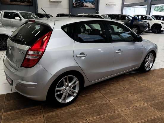 HYUNDAI-I30-2.0 MPI 16V GASOLINA 4P AUTOMÁTICO HYUNDAI-I30-2009