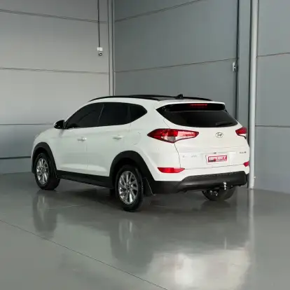 HYUNDAI-TUCSON-2021