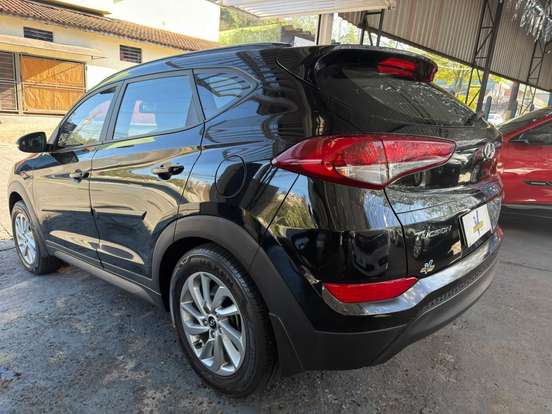 HYUNDAI-TUCSON-2021