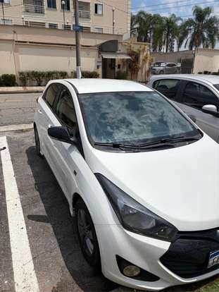 HYUNDAI-HB20-2015