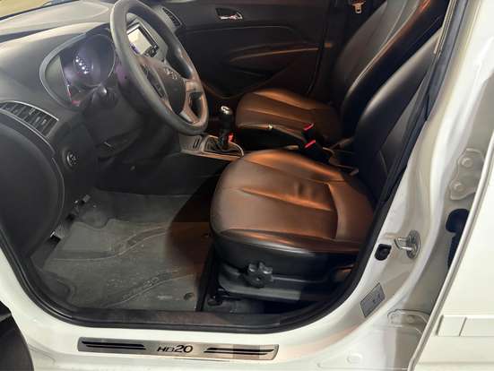HYUNDAI-HB20-2015