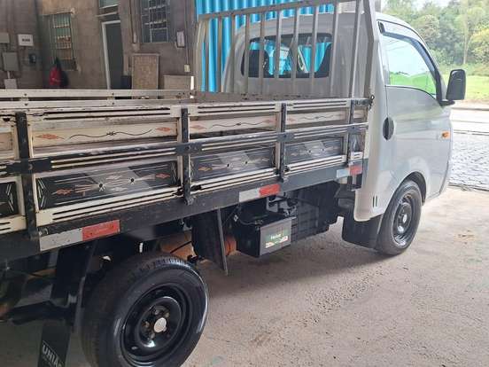 HYUNDAI-HR-2.5 LONGO SEM CAÇAMBA 4X2 16V 130CV TURBO INTERCOOLER DIESEL 2P MANUAL HYUNDAI-HR-2017
