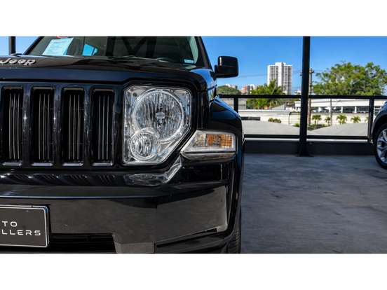JEEP-CHEROKEE-3.7 SPORT 4X4 V6 12V GASOLINA 4P AUTOMÁTICO JEEP-CHEROKEE-2011