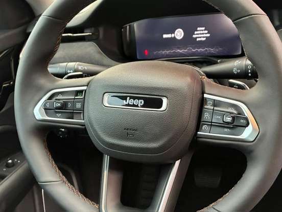 JEEP-COMMANDER-2025