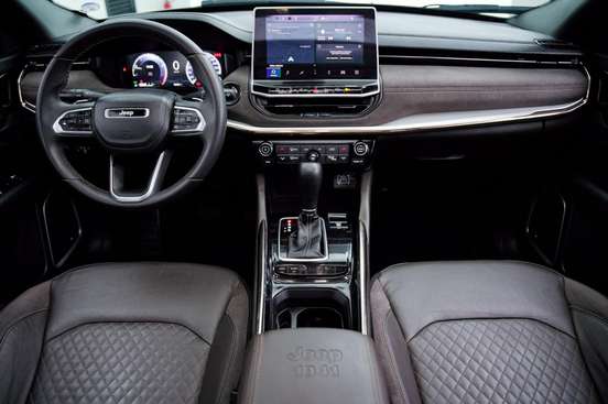 JEEP-COMMANDER-2024