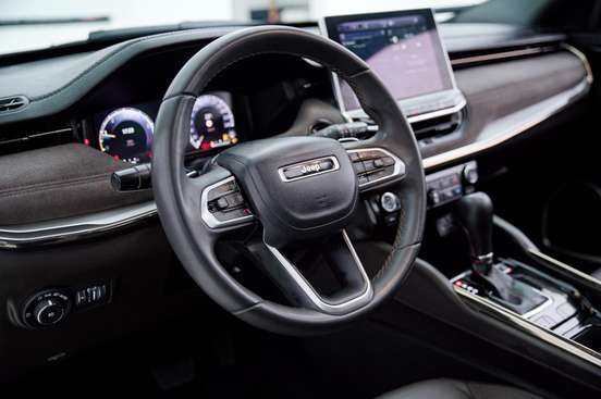 JEEP-COMMANDER-2024
