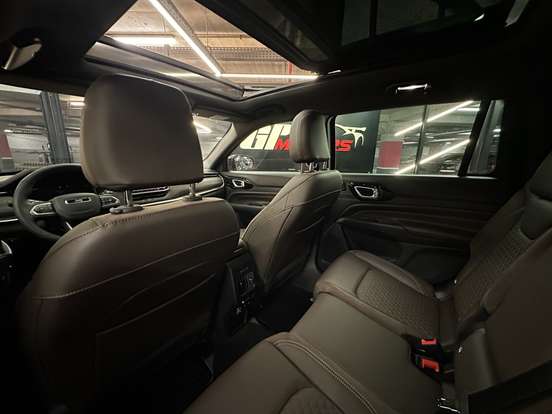 JEEP-COMMANDER-2025