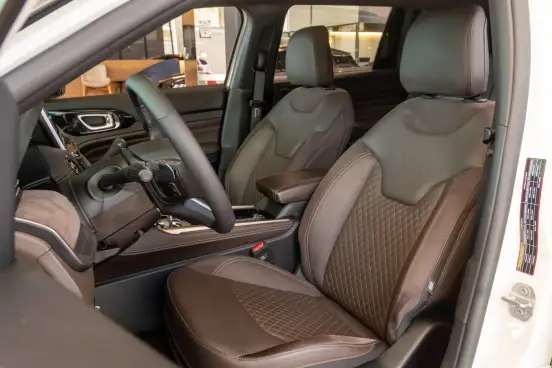 JEEP-COMMANDER-2025