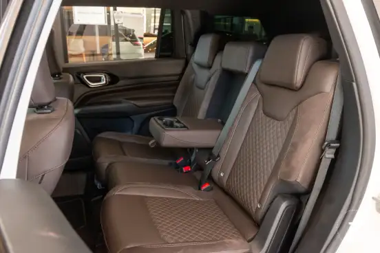 JEEP-COMMANDER-2025