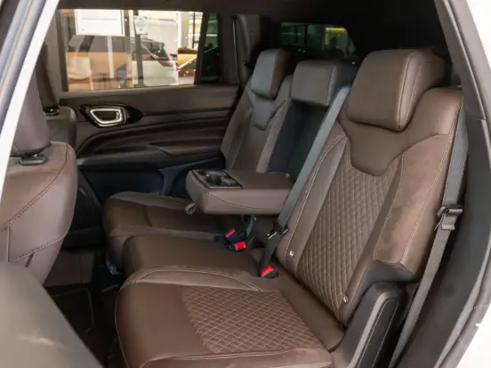 JEEP-COMMANDER-2.2 TURBO DIESEL OVERLAND AT9 JEEP-COMMANDER-2025