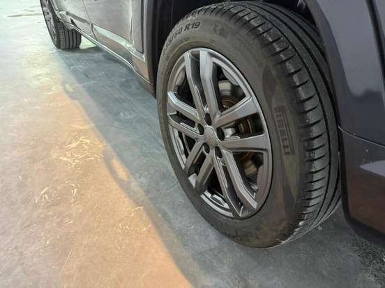 JEEP-COMMANDER-2024