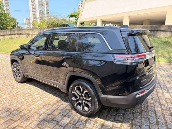 JEEP-COMMANDER-2022
