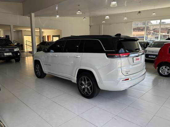 JEEP-COMMANDER-2022