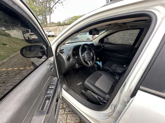 JEEP-COMPASS-2.0 SPORT 4X2 16V GASOLINA 4P AUTOMÁTICO JEEP-COMPASS-2013