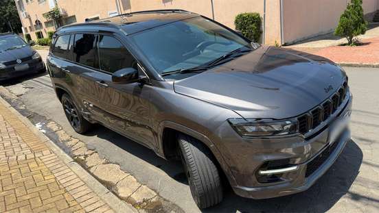 JEEP-COMMANDER-2024