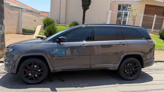 JEEP-COMMANDER-2024