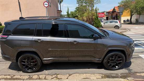 JEEP-COMMANDER-2024