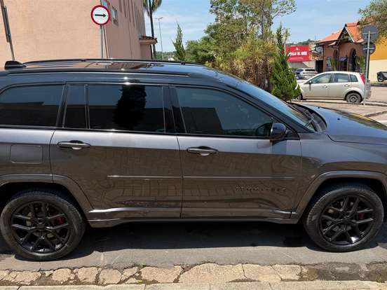 JEEP-COMMANDER-2.0 HURRICANE 4 TURBO GASOLINA BLACKHAWK AT9 JEEP-COMMANDER-2024
