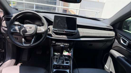 JEEP-COMMANDER-2024