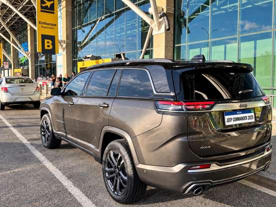 JEEP-COMMANDER-2.0 HURRICANE 4 TURBO GASOLINA OVERLAND AT9 JEEP-COMMANDER-2025