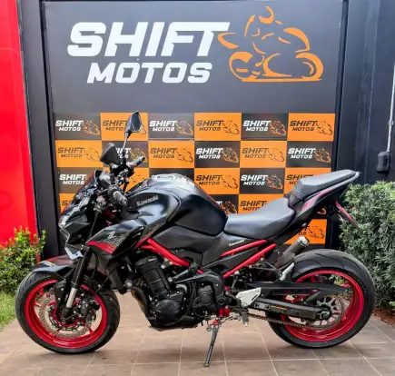 KAWASAKI-Z900-2021