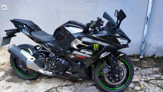 KAWASAKI NINJA 400 