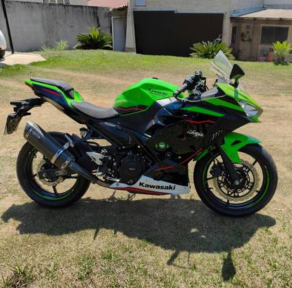 KAWASAKI NINJA 400 KRT EDITION 