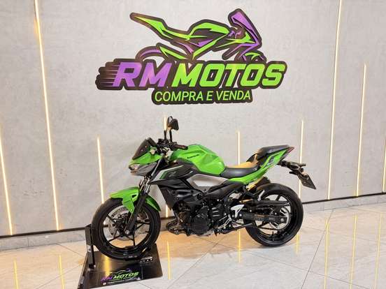 KAWASAKI-Z500-2025