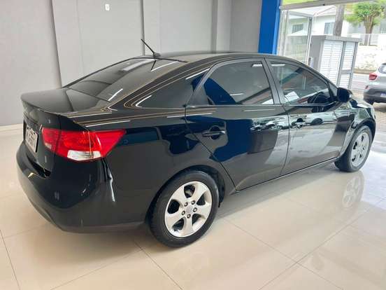 KIA-CERATO-1.6 E.213 SEDAN 16V GASOLINA 4P MANUAL KIA-CERATO-2010
