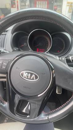 KIA CERATO 1.6 E.273 SEDAN 16V GASOLINA 4P AUTOMÁTICO