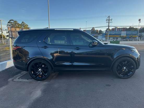 LAND ROVER-DISCOVERY-3.0 V6 TD6 DIESEL FIRST EDITION 4WD AUTOMÁTICO LAND ROVER-DISCOVERY-2017