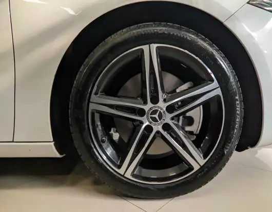 MERCEDES-BENZ-A 250-2019