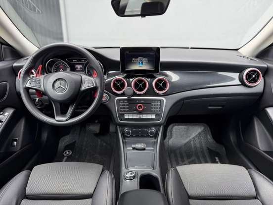 MERCEDES-BENZ-CLA 180-1.6 CGI GASOLINA 7G-DCT MERCEDES-BENZ-CLA 180-2017
