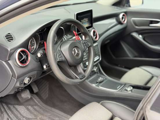 MERCEDES-BENZ-CLA 180-1.6 CGI GASOLINA 7G-DCT MERCEDES-BENZ-CLA 180-2017