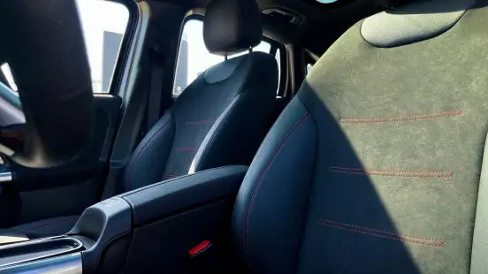 MERCEDES-BENZ-GLA 200-2026