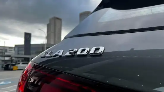 MERCEDES-BENZ-GLA 200-2026