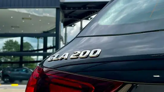 MERCEDES-BENZ-GLA 200-2025
