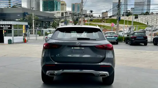 MERCEDES-BENZ-GLA 200-2026