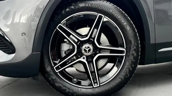 MERCEDES-BENZ-GLA 200-2026