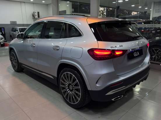 MERCEDES-BENZ-GLA 200-2026